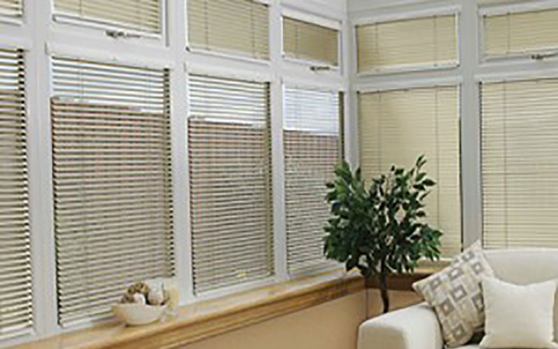 INTU&reg; Venetian Blinds